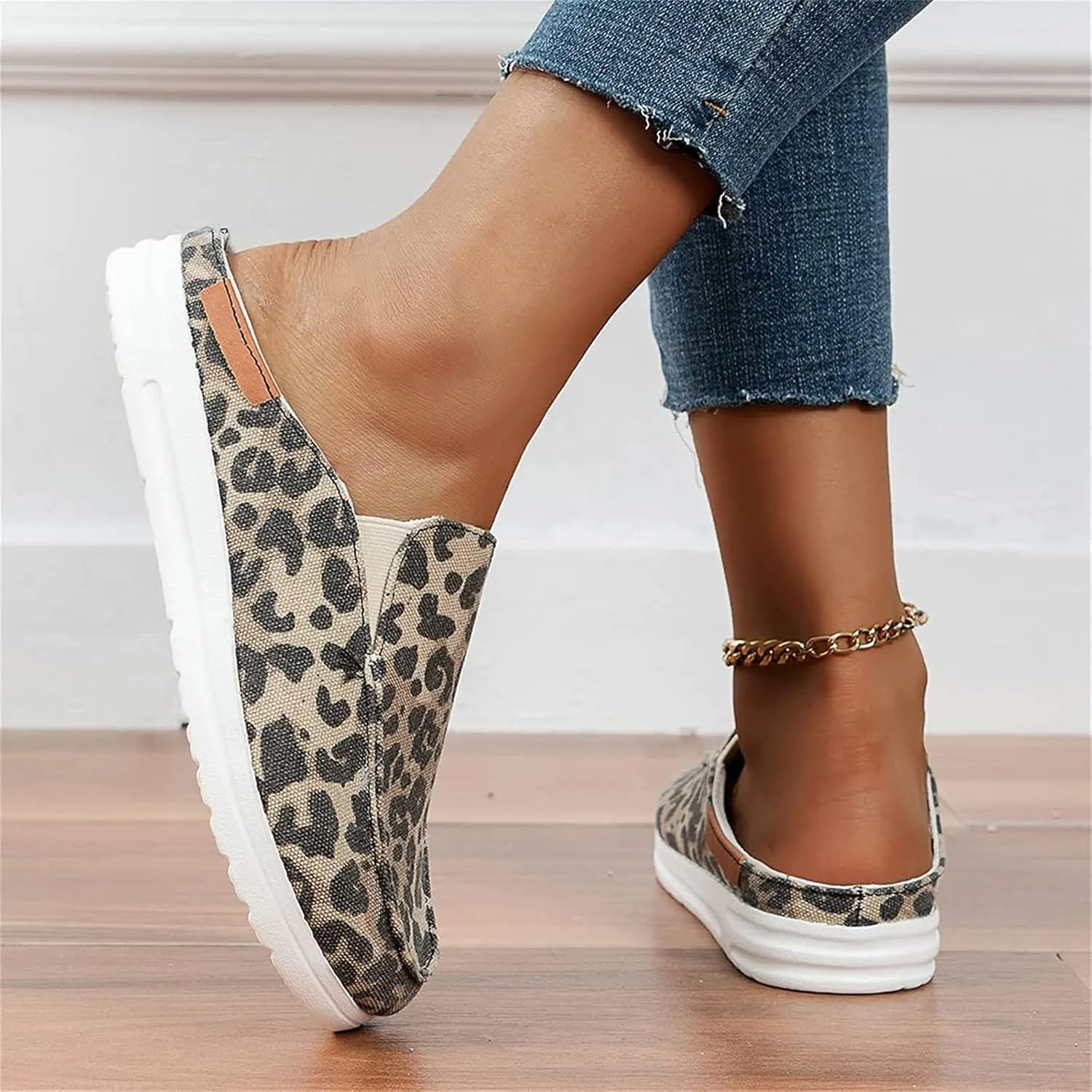 DOIX Women's Garden Clogs Sandals Casual Flats Canvas Slippers Slip on Mules Sneakers Loafer Shoes Summer Indoor Outdoor Anti-Slip Walking Shoes Memory Foam Padded,Leopard Print,US6/EU37