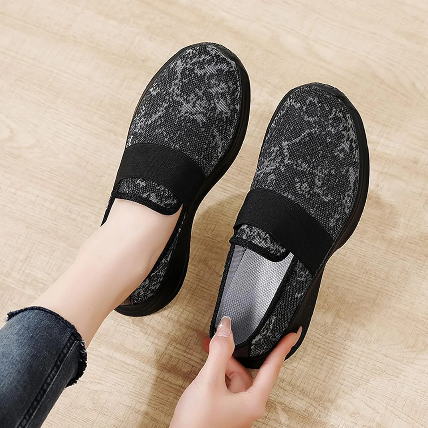 Leisure Women's Slip On Travel Soft Sole Comfortable Shoes Outdoor Mesh Runing Fashion Casual Dress Shoes for Girls (Black, 7)
