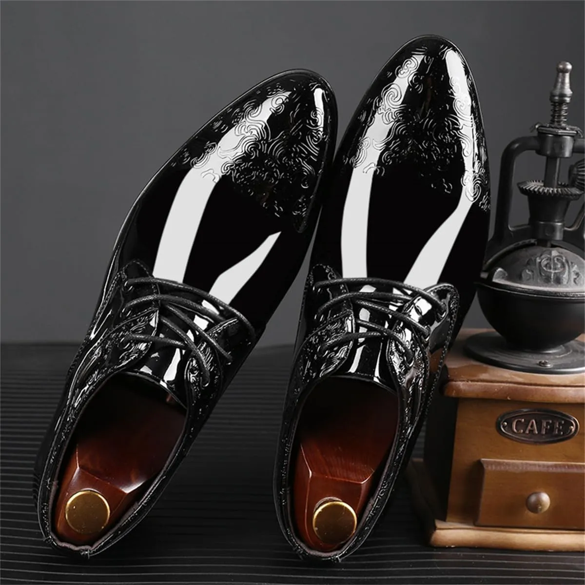 Men's Fashion High Gloss Patent Leather Oxford Formal Business Casual Lace Up Elegant Dress Shoes