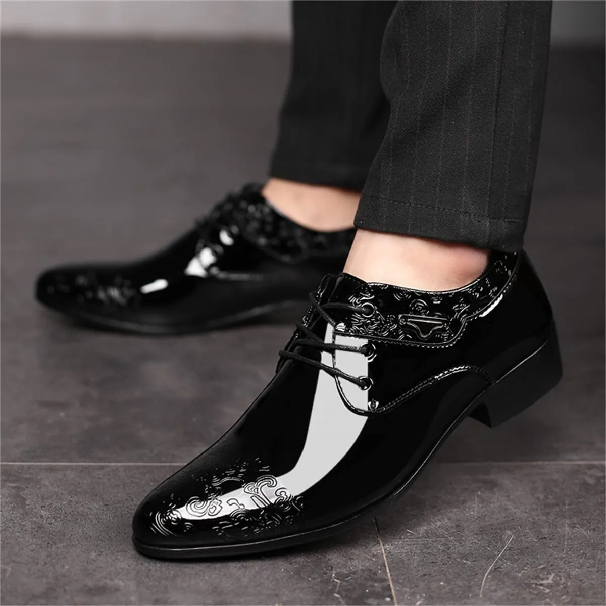 Men's Fashion High Gloss Patent Leather Oxford Formal Business Casual Lace Up Elegant Dress Shoes