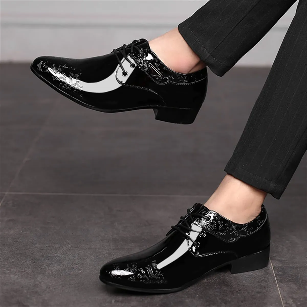 Men's Fashion High Gloss Patent Leather Oxford Formal Business Casual Lace Up Elegant Dress Shoes