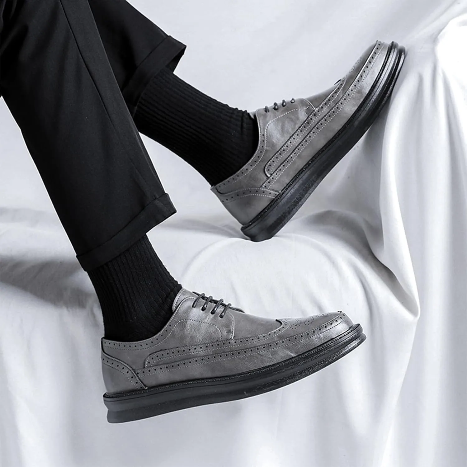 Men's Leather Brogue Wingtip Oxford Sneakers Classic Lace-Up Perforated Low Top Derby Shoes Casual Office Work Formal Dress Shoes