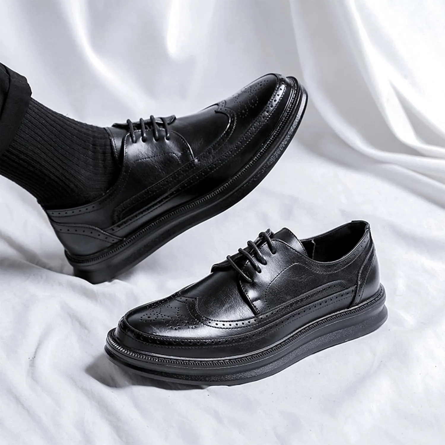 Men's Leather Brogue Wingtip Oxford Sneakers Classic Lace-Up Perforated Low Top Derby Shoes Casual Office Work Formal Dress Shoes