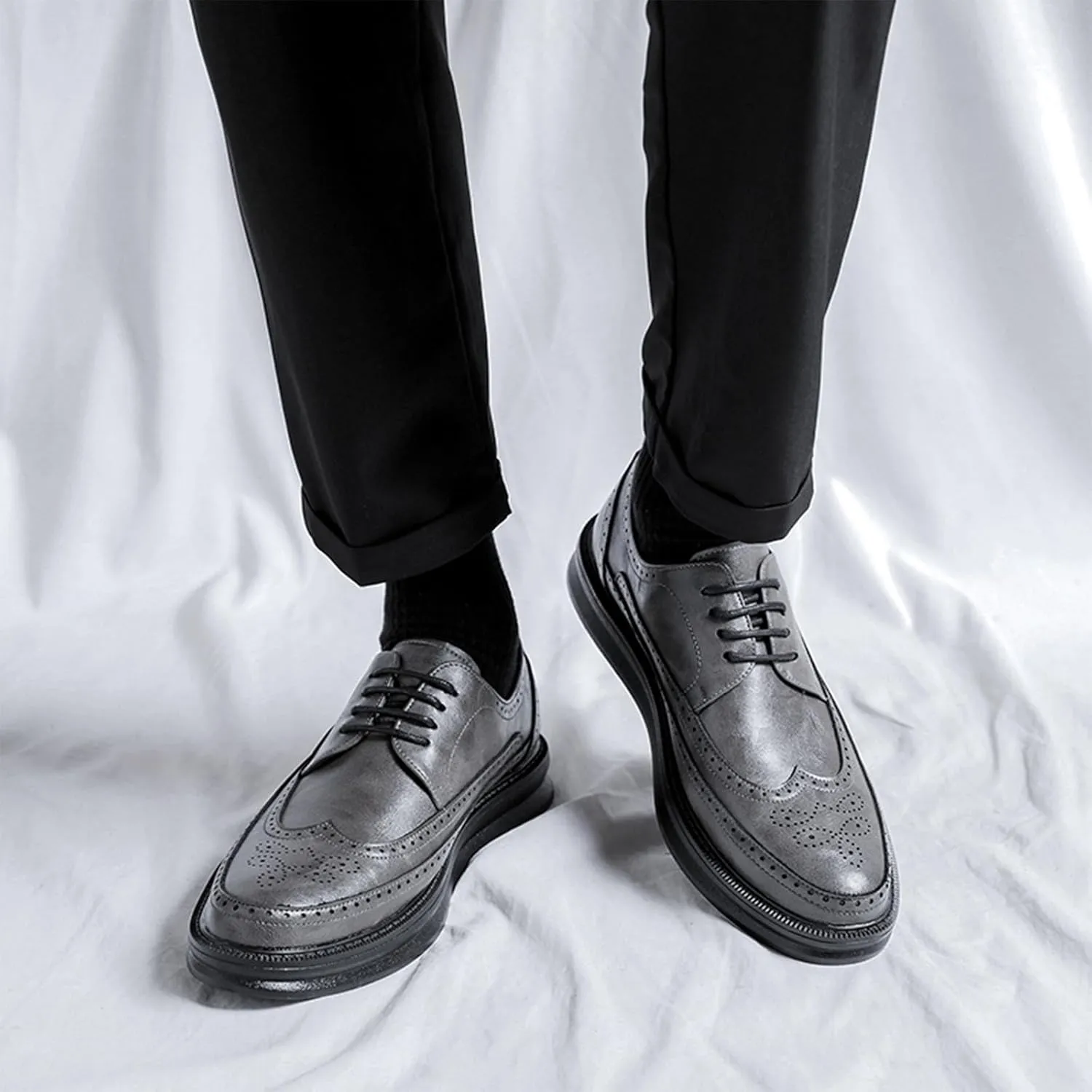 Men's Leather Brogue Wingtip Oxford Sneakers Classic Lace-Up Perforated Low Top Derby Shoes Casual Office Work Formal Dress Shoes