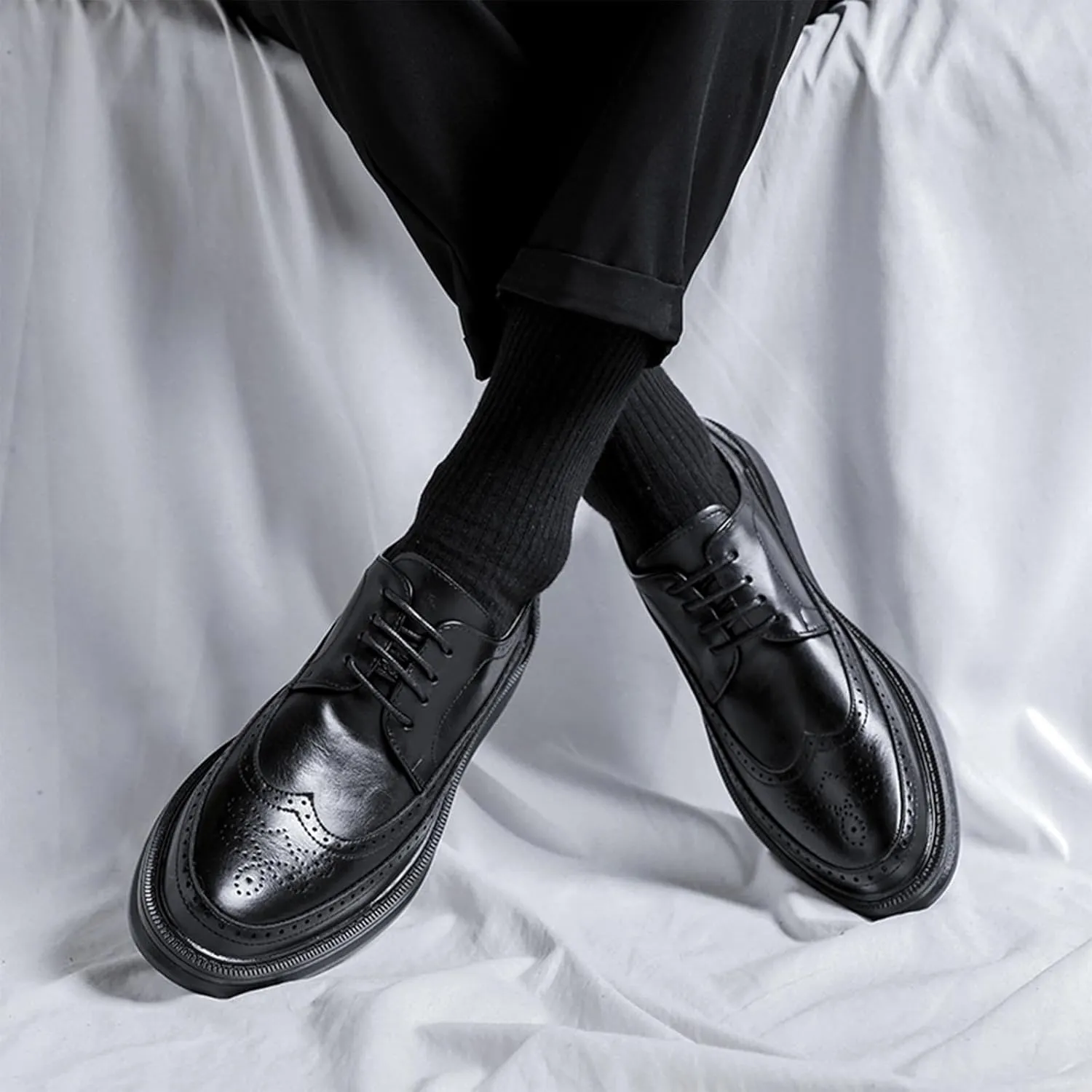 Men's Leather Brogue Wingtip Oxford Sneakers Classic Lace-Up Perforated Low Top Derby Shoes Casual Office Work Formal Dress Shoes