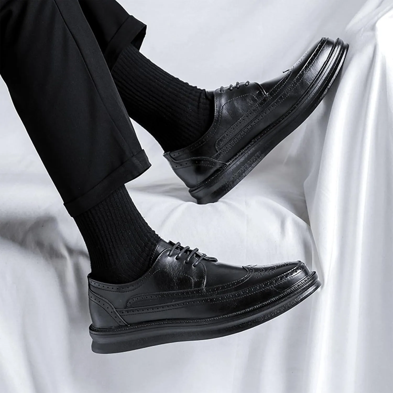 Men's Leather Brogue Wingtip Oxford Sneakers Classic Lace-Up Perforated Low Top Derby Shoes Casual Office Work Formal Dress Shoes