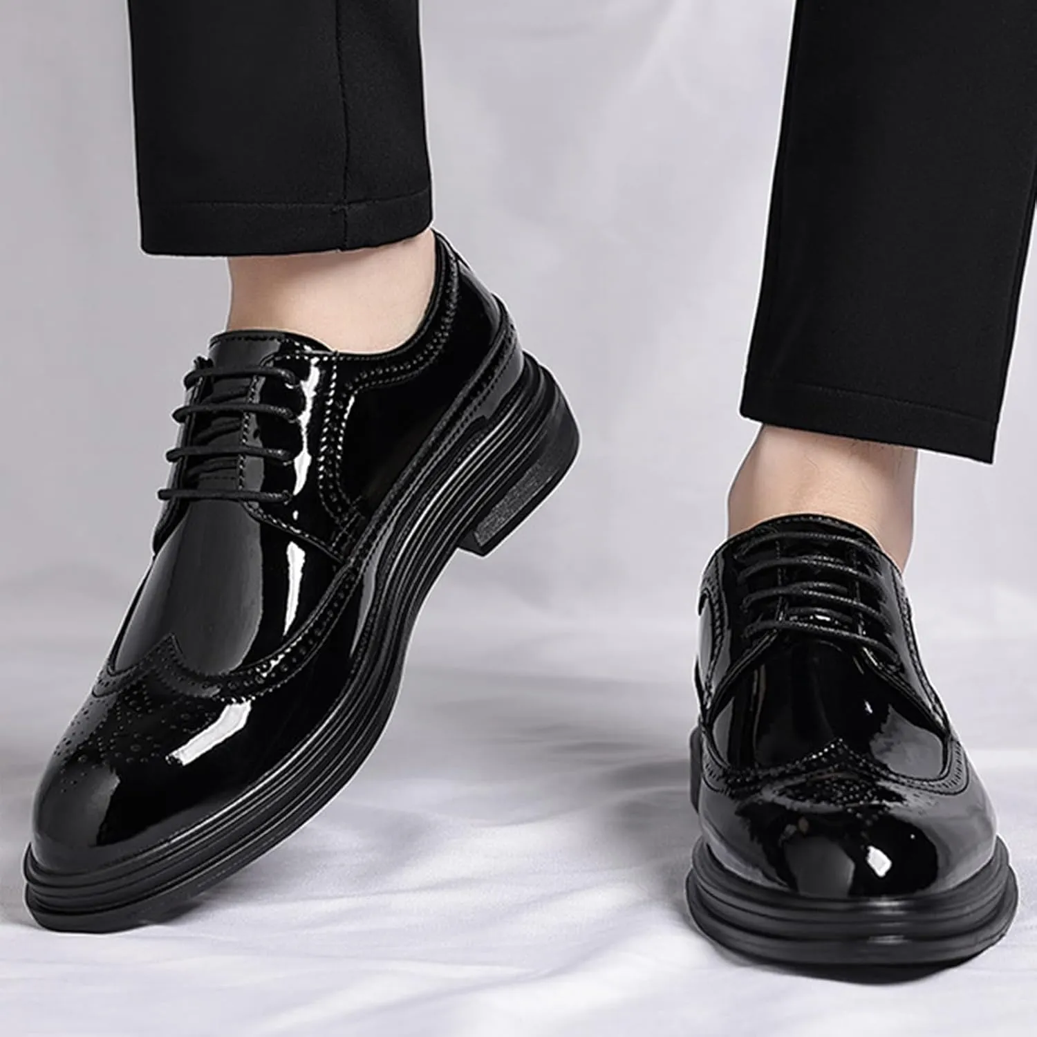 Men's Patent Leather Wingtip Brogue Lace-up Oxford Shoes Classic Pointed Toe Retro Carving Low Chunky Heel Derby Shoes Wedding Business Formal Party Dress Shoes