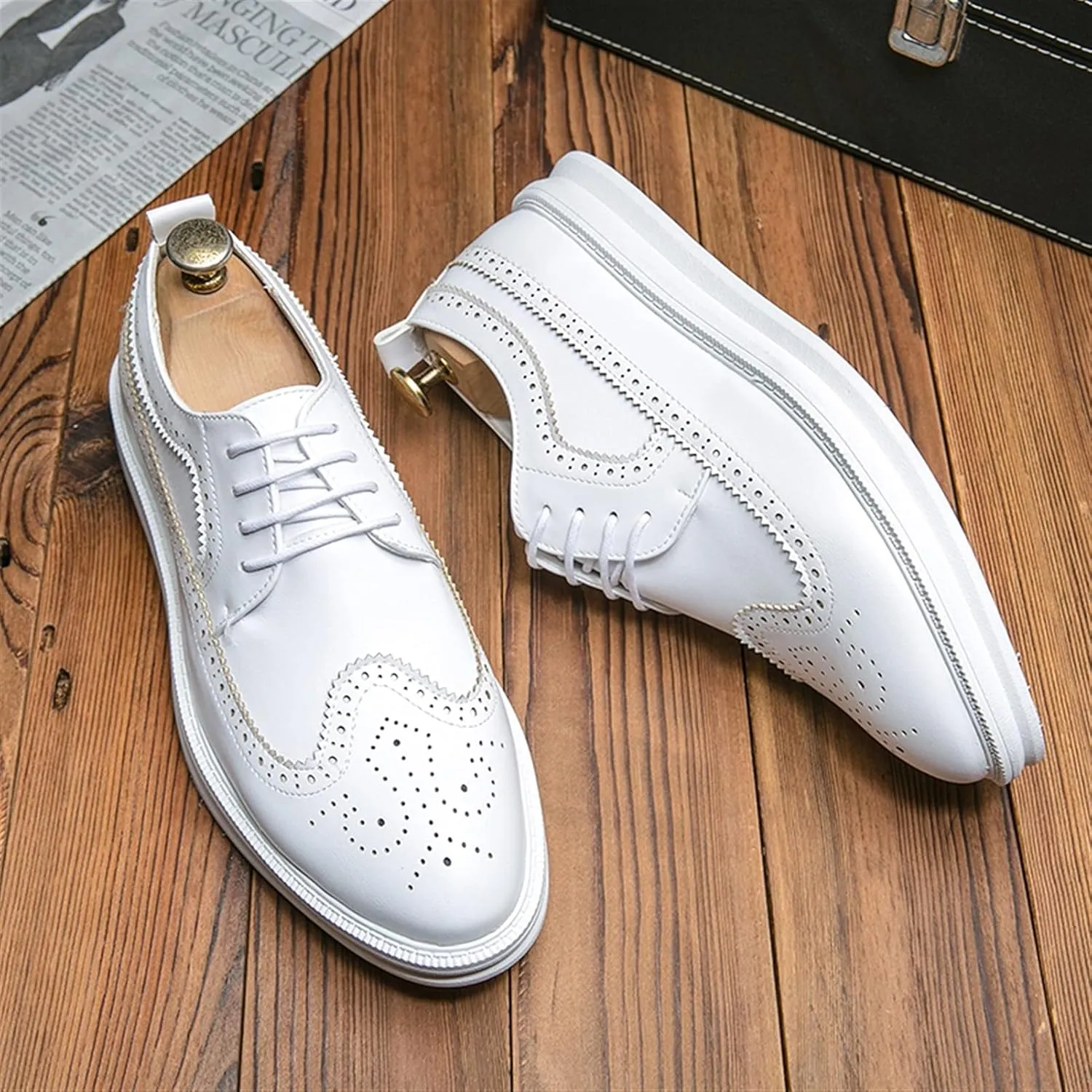 Single Season Oxford Dress Shoes for Men Lace Up Brogue Embossed Wing Tip Round Toe PU Leather Non Slip Low Top Rubber Sole Anti-Slip Wedding Very Popular Among Young People